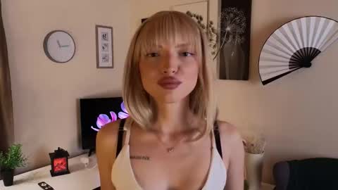 Eva online show from 11/05/25, 11:21