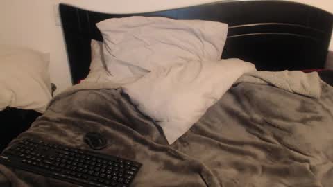 Snapshot of juguetes chatting on 12/22/24, 06:06 Juan Alcal online show from 12/22/24, 06:06