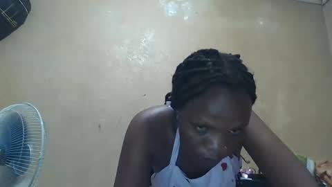 juice_petite3 online show from 02/24/25, 12:09