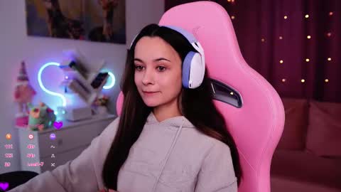 Angelina online show from 09/17/25, 11:01