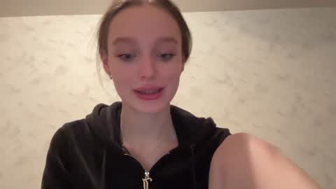 Snapshot of juicy_angels chatting on 01/13/25, 04:19 alexa online show from 01/13/25, 04:19