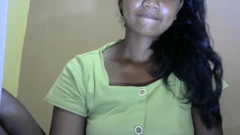 Snapshot of juicy_pretty chatting on 02/12/25, 05:37 stellah online show from 02/12/25, 05:37