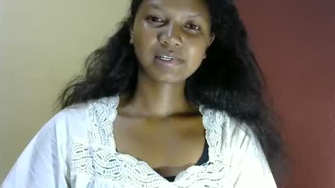 Snapshot of juicy_pretty chatting on 02/18/25, 03:21 stellah online show from 02/18/25, 03:21