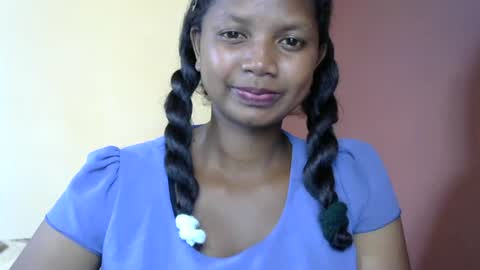 Snapshot of juicy_pretty chatting on 03/11/25, 08:52 stellah online show from 03/11/25, 08:52