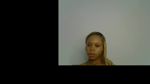 Snapshot of juicy_slut0 chatting on 05/20/26, 08:37 Champaign online show from 05/20/26, 08:37