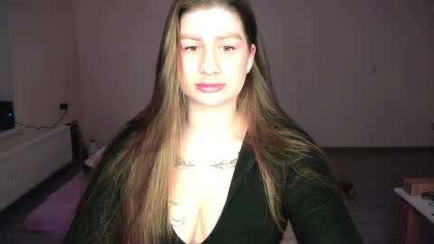 Elena online show from 04/18/26, 06:45