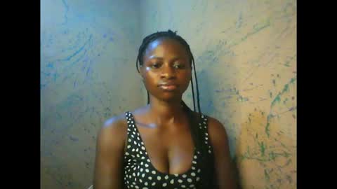 juicypiexx online show from 09/19/25, 04:03