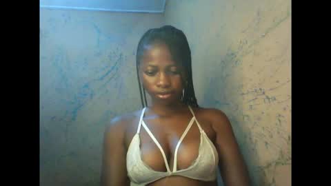 juicypiexx online show from 10/13/25, 06:57