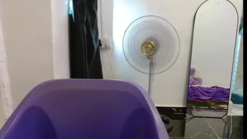 juicyxpink online show from 02/25/26, 08:24