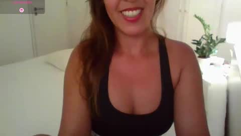 Snapshot of jujubaeu chatting on 05/02/26, 02:05 Juju online show from 05/02/26, 02:05