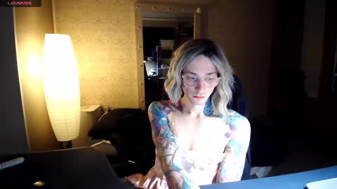 Snapshot of juleea_doll chatting on 11/21/25, 06:39 Julia online show from 11/21/25, 06:39