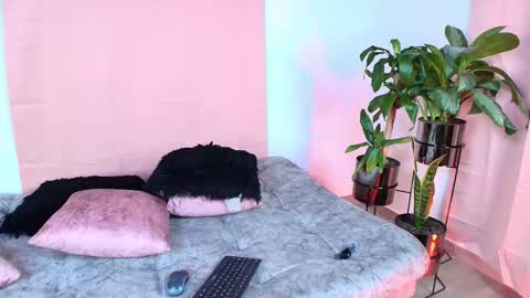 Jules and Gia online show from 09/30/25, 09:58