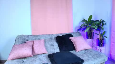 Jules and Gia online show from 10/09/25, 10:24