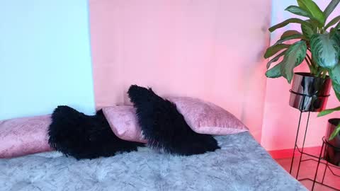 Jules and Gia online show from 10/15/25, 10:15