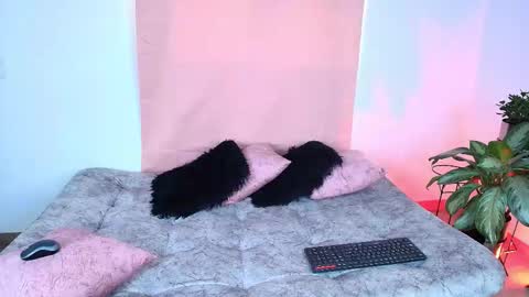 Jules and Gia online show from 10/25/25, 06:46