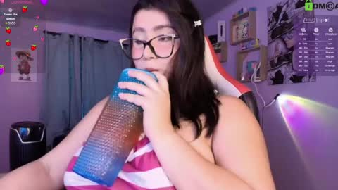 Snapshot of juli_1213 chatting on 05/16/26, 10:19 Juliana online show from 05/16/26, 10:19
