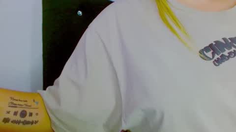  Juliana Torres  online show from 10/31/25, 09:38