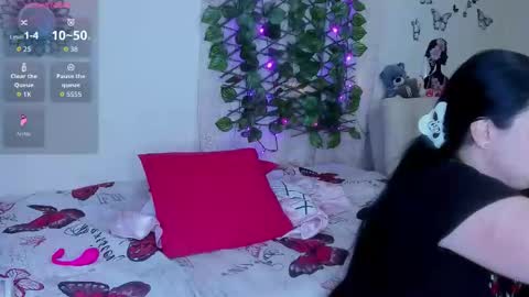 Snapshot of juli_castillo1 chatting on 04/20/26, 03:04 juli_castillo1 online show from 04/20/26, 03:04