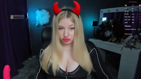 juli kisss online show from 01/14/25, 10:34