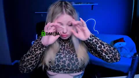 juli kisss online show from 03/04/25, 09:40