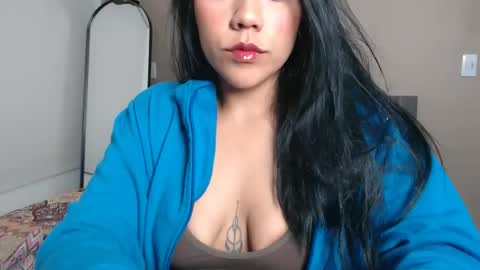 Snapshot of juli_love11 chatting on 05/15/26, 01:56 JULIETA online show from 05/15/26, 01:56