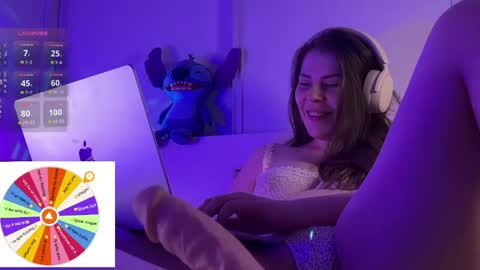 Snapshot of juli_m00n chatting on 05/12/26, 05:21 juli_m00n online show from 05/12/26, 05:21