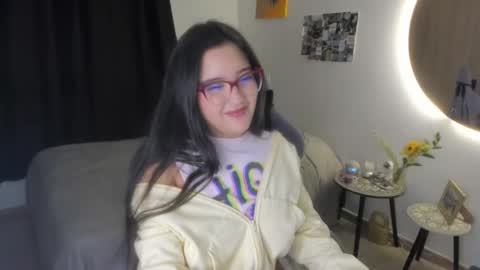juli_santos_22 online show from 03/17/26, 04:28