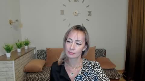 julia__cherry_ online show from 12/06/24, 05:44