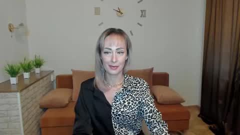 julia__cherry_ online show from 12/10/24, 11:11