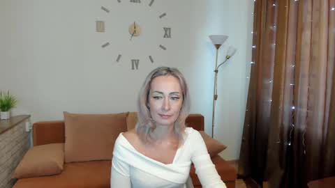 julia__cherry_ online show from 12/28/24, 10:25
