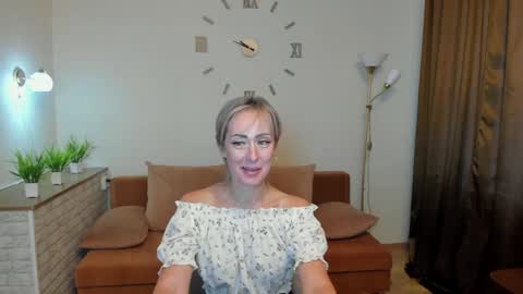 julia__cherry_ online show from 01/17/25, 12:31