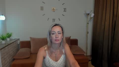 julia__cherry_ online show from 02/01/25, 01:51