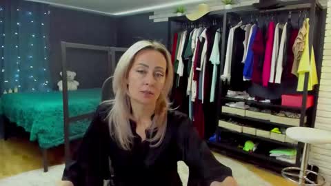 julia__cherry_ online show from 01/11/26, 03:50