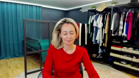 Snapshot of julia__cherry_ chatting on 05/12/26, 12:24 julia__cherry_ online show from 05/12/26, 12:24