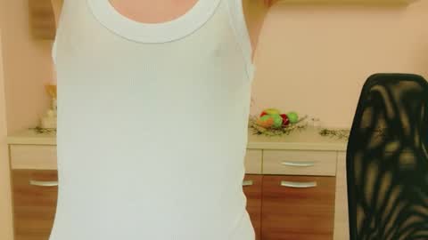 JuliaJae online show from 04/18/26, 07:01