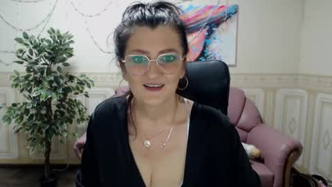 Julia Andersone online show from 02/02/25, 04:43