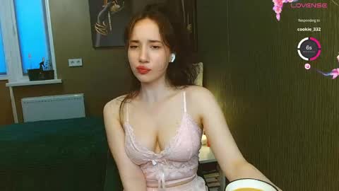 Julia online show from 05/09/26, 08:52