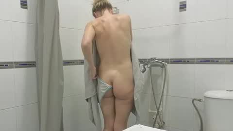 julia_giulia online show from 11/30/25, 03:32