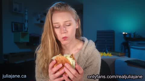 Julia Jane online show from 01/29/25, 09:23