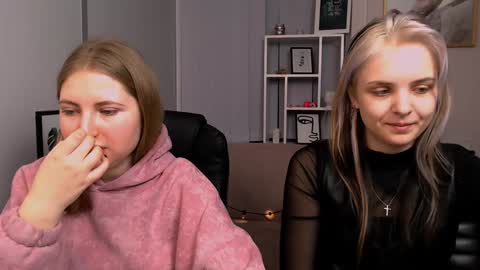 Julia  online show from 12/05/24, 10:55