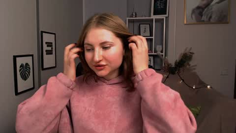 Julia  online show from 12/05/24, 05:06