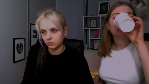 Julia  online show from 12/17/24, 05:36