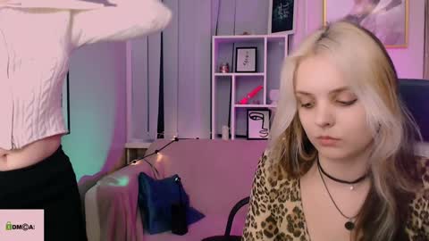 Julia  online show from 12/23/24, 11:04