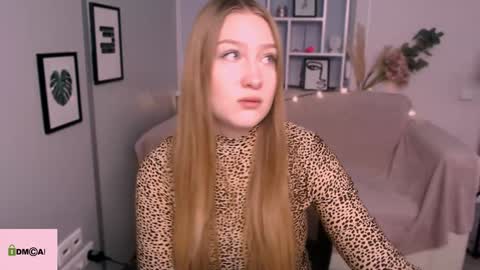 Julia  online show from 01/04/25, 10:27