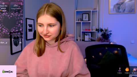 Julia  online show from 01/05/25, 10:32