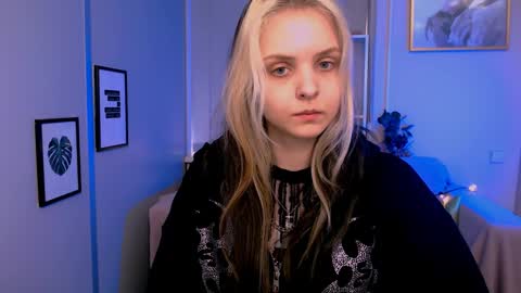 Julia  online show from 01/07/25, 10:32