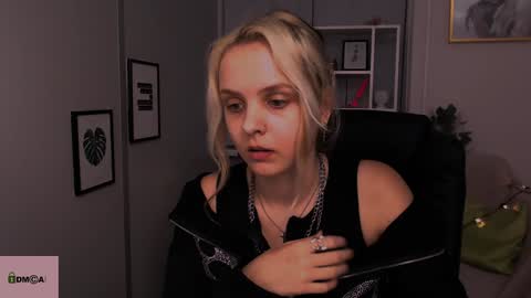 Julia  online show from 01/08/25, 02:03