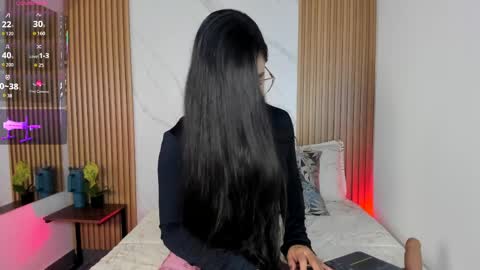 J U L IA   M A R T I N E Z online show from 03/31/26, 11:32