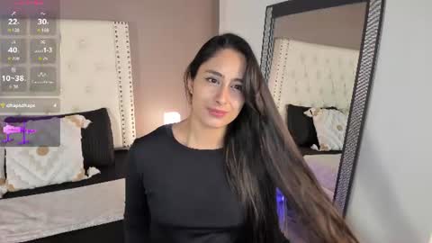 Snapshot of julia_martinezz_ chatting on 07/23/26, 11:41 J U L IA M A R T I N E Z online show from 07/23/26, 11:41