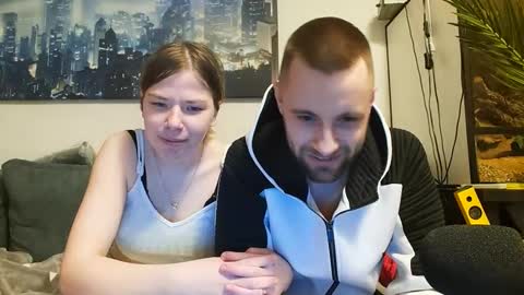 julia_official online show from 02/10/25, 08:00